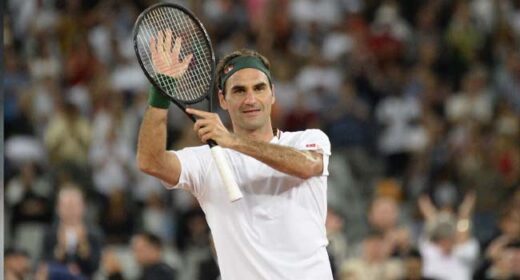 Federer Wows Wimbledon Crowd From Royal Box